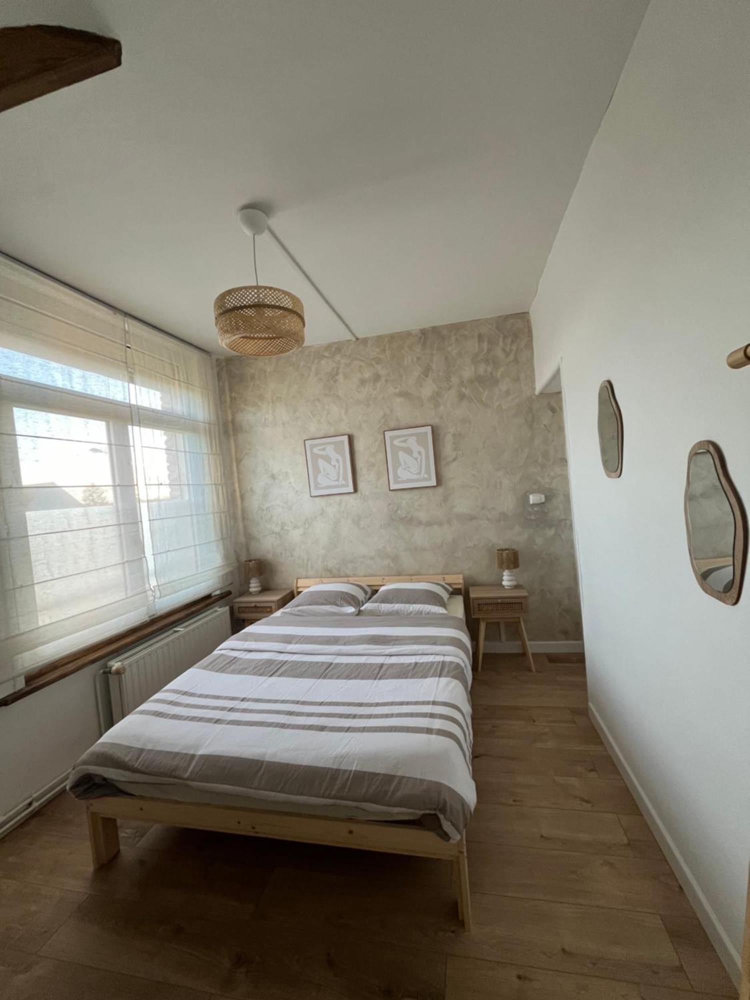 Jolie Maison De Coron Lens Chambre photo