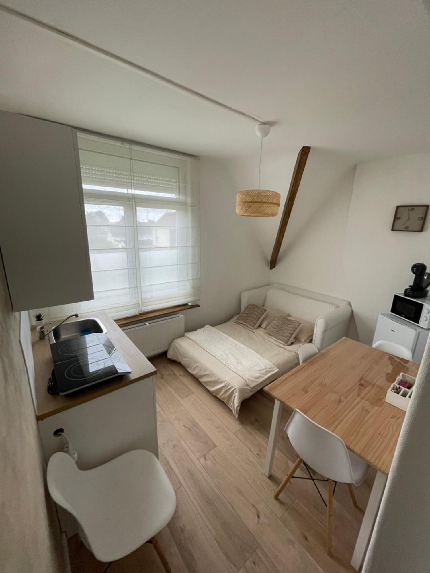 Jolie Maison De Coron Lens Extérieur photo