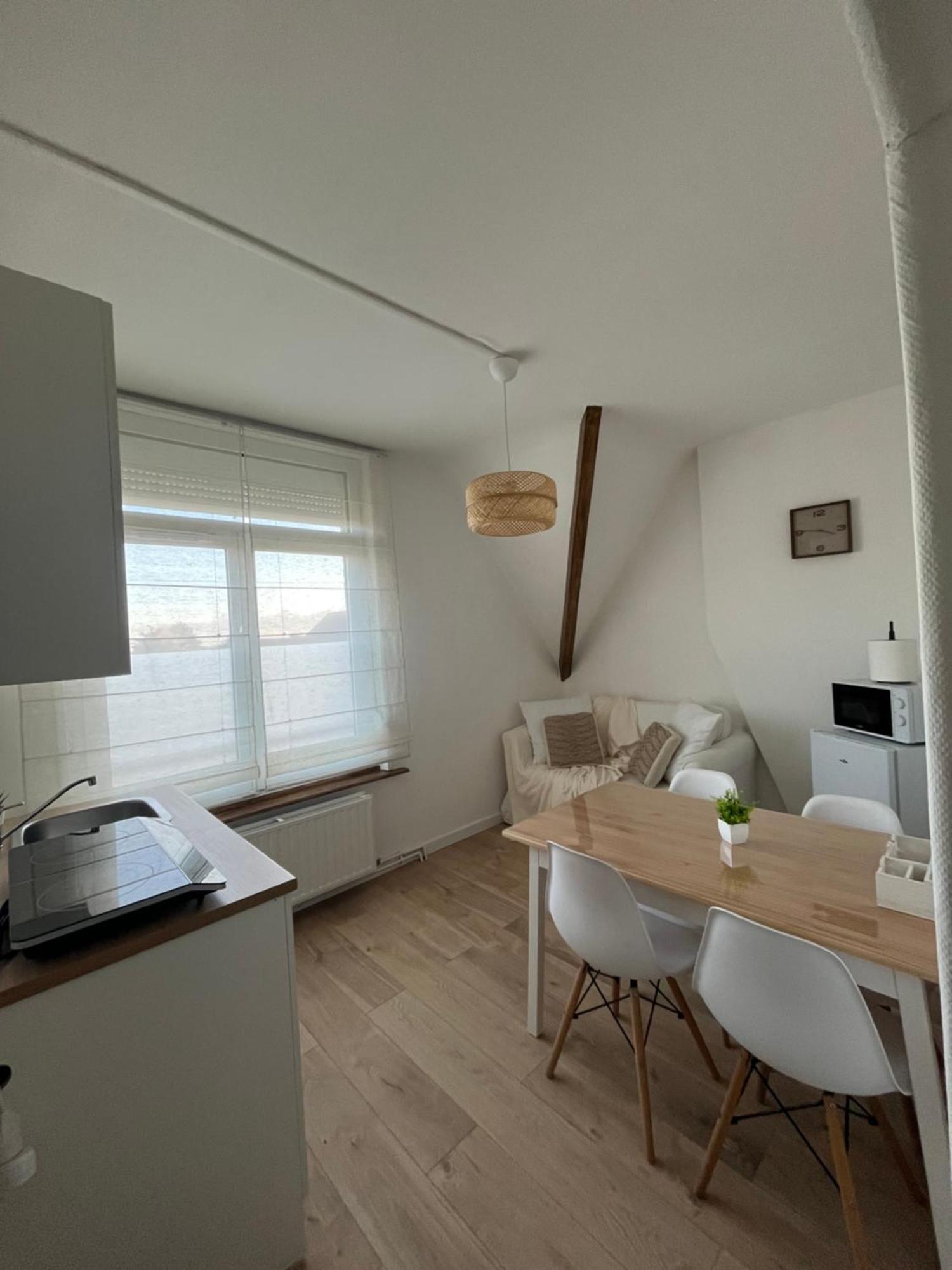 Jolie Maison De Coron Lens Extérieur photo